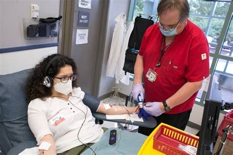 american red cross phlebotomist salary