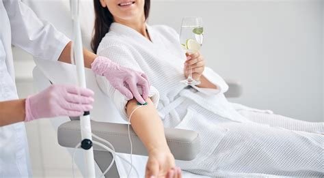 can phlebotomist do iv